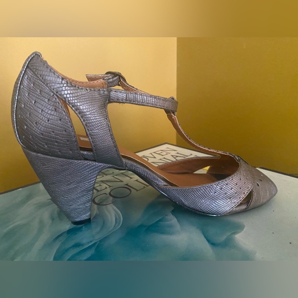 Vintage style Silver Heels - Picture 4 of 5